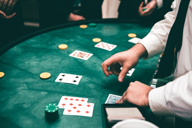 Numărarea cărților la blackjack: O strategie sofisticată pentru maximizarea șanselor de câștig