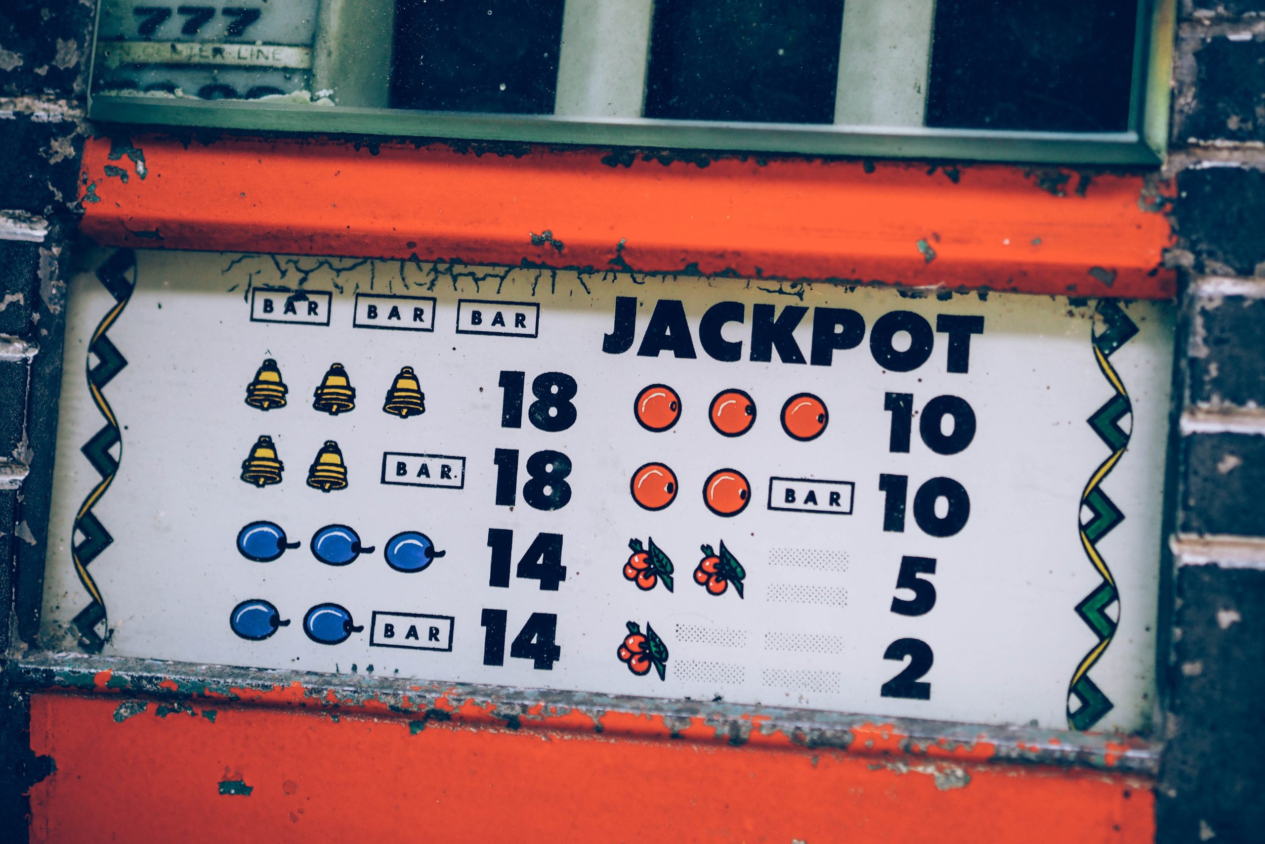 Cum funcționează un jackpot progresiv și de ce valoarea lui se poate modifica