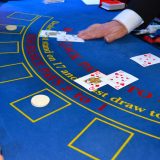 Ce este baccarat live cu mai multe mese și cum funcționează selecția mesei