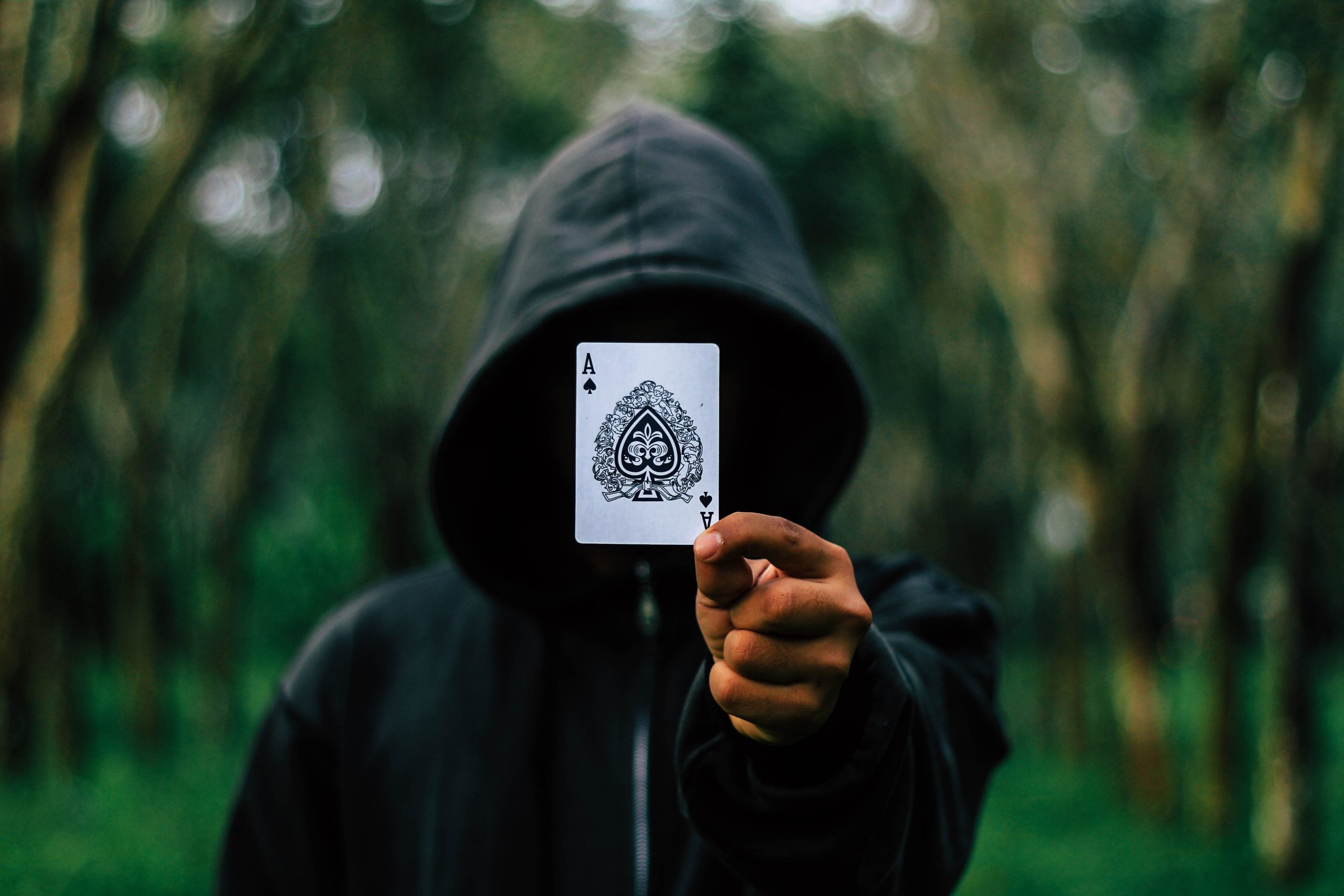 Cum sunt calculate premiile într-un turneu de poker
